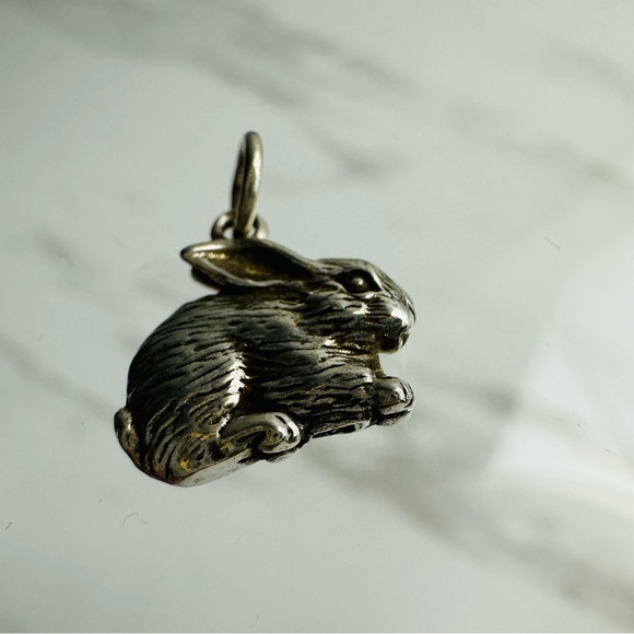 Vintage Sterling Silver Bunny Rabbit Charm | 3D Detailed Animal Pendant - Picture 4 of 7